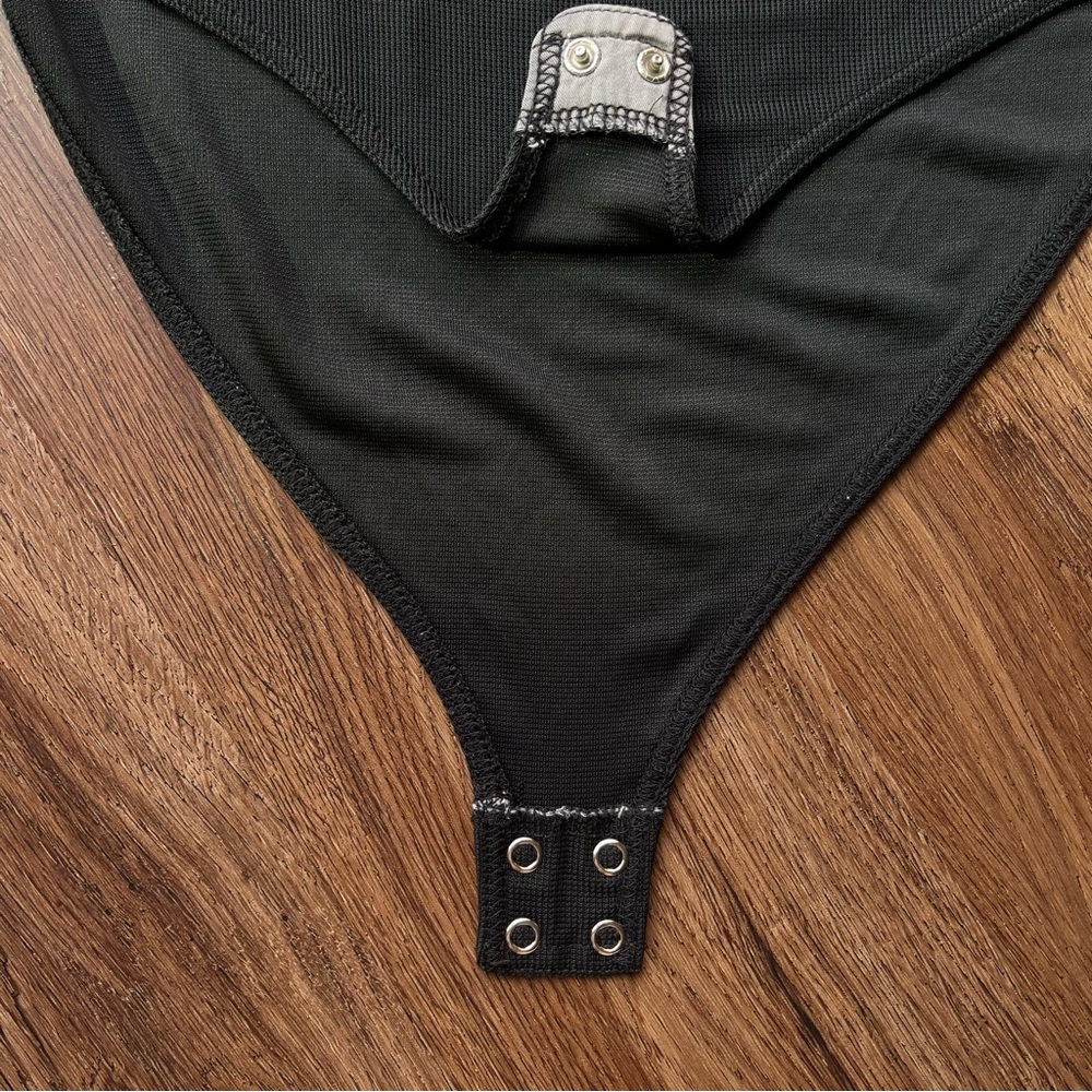 Burberry Burberrys vintage logo bodysuit short sleeve black Ribbed Sz 48 - Picture 10 of 13